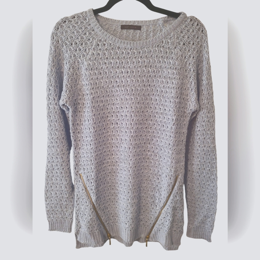 Suzy Shier - Crew Neckline Baby Blue Gold Fleck Sweater with Zipper Detail